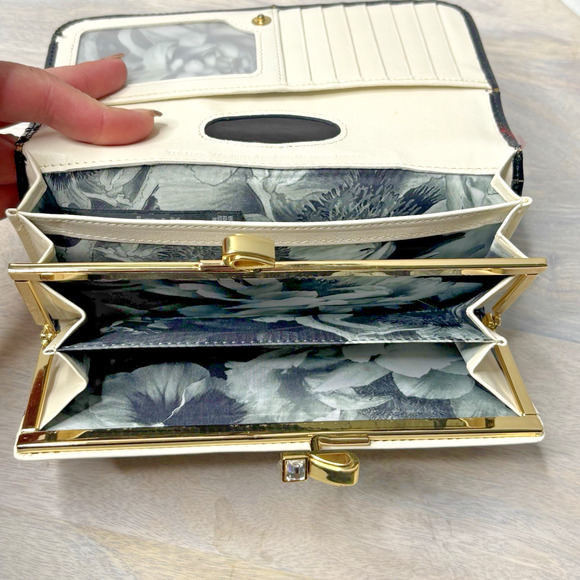 Black Patent Leather Ted Baker Wallet Crystal Bow Bobble - Picture 6 of 12